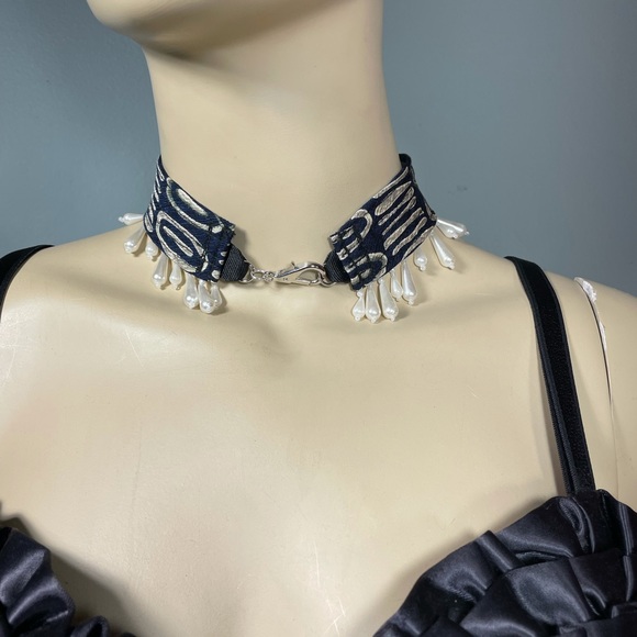 Upcycle’d silk men’s ties sexy choker with Bead trim - Picture 3 of 8